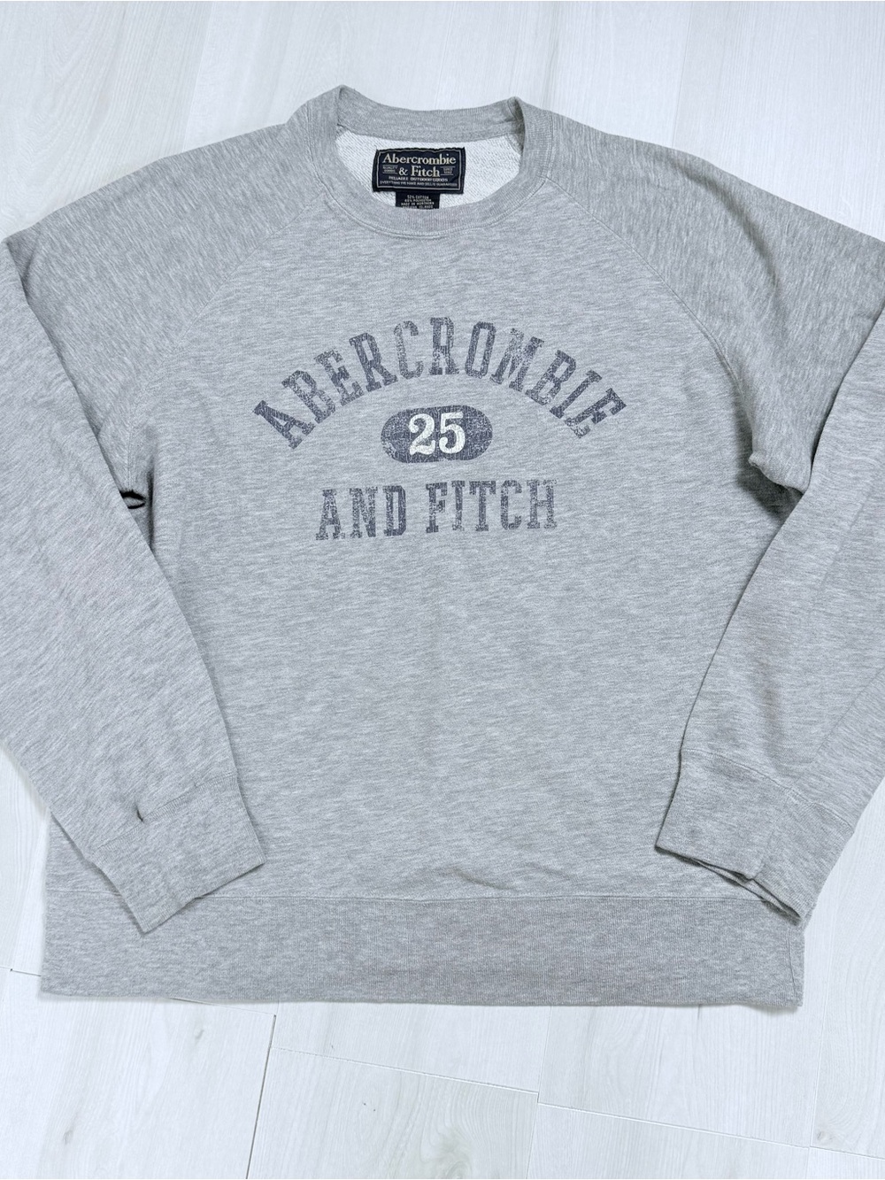 Vintage Abercrombie & Fitch Men's Heather Gray Logo Sweatshirt